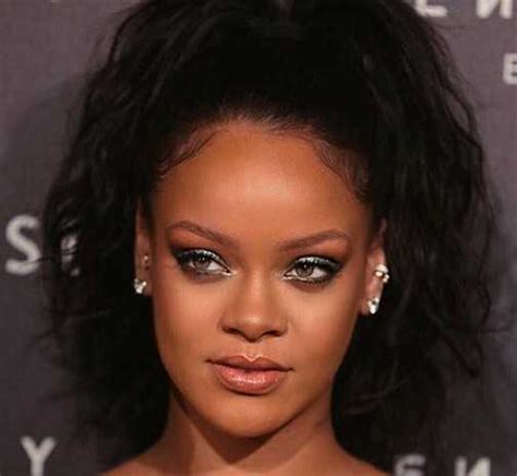 Rihanna yaşı kaç